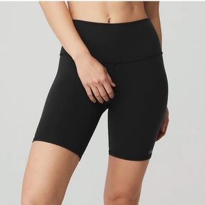 Alo 7" High-Waist Biker Short